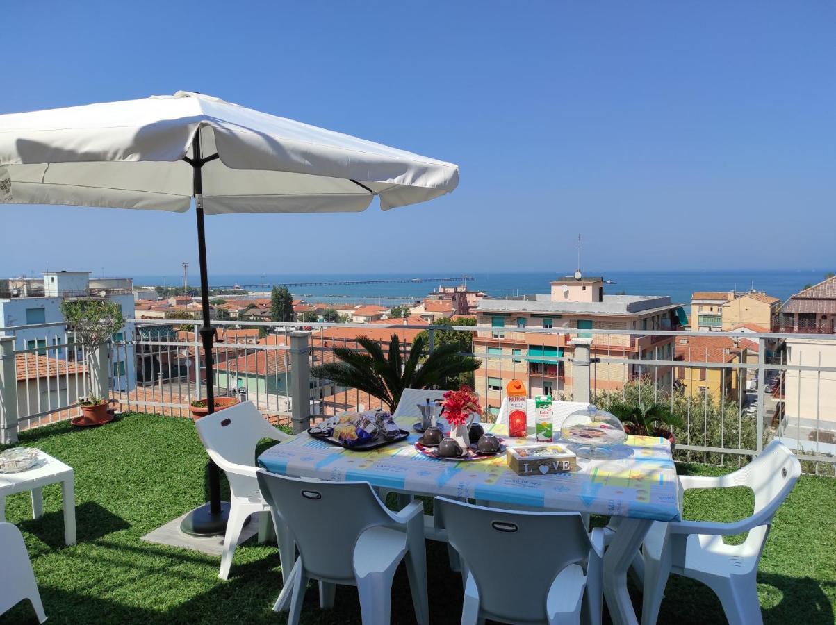 La Terrazza Apartment Falconara Marittima Luaran gambar