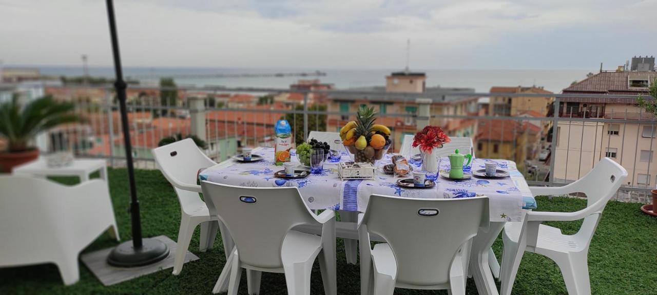 La Terrazza Apartment Falconara Marittima Luaran gambar