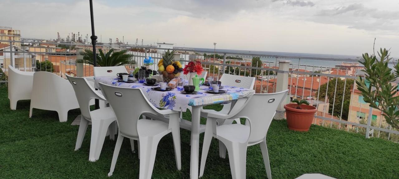 La Terrazza Apartment Falconara Marittima Luaran gambar