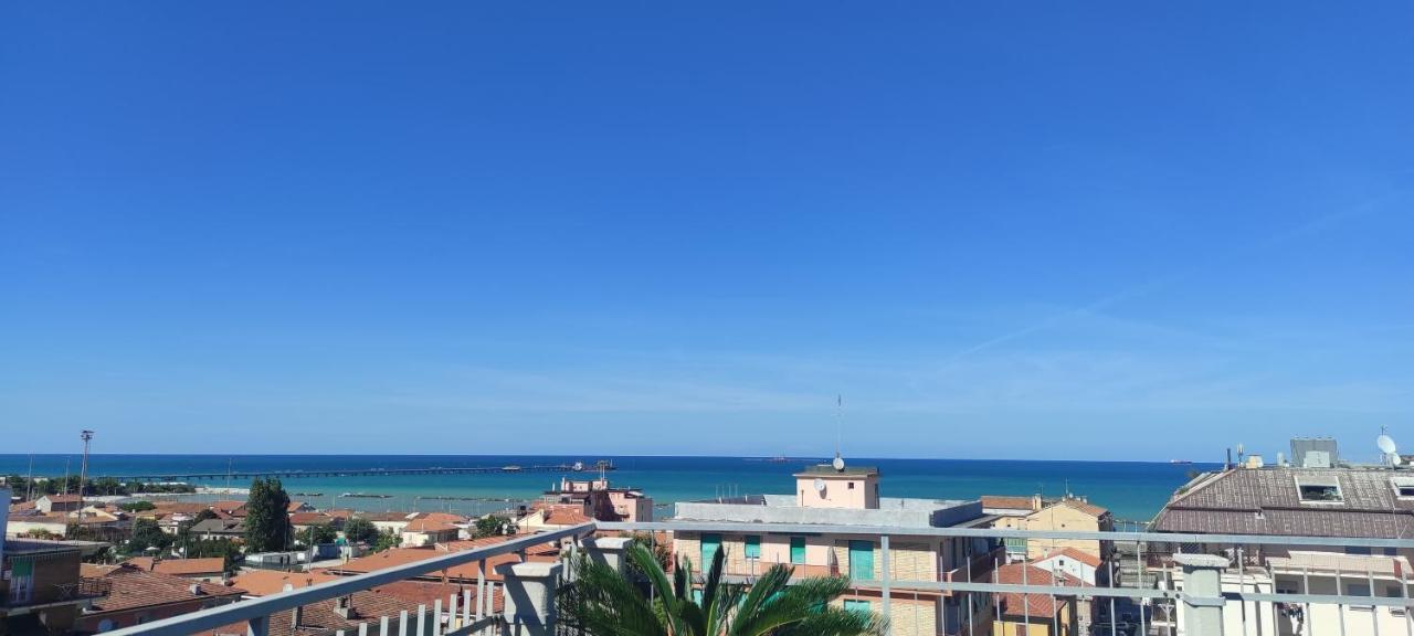 La Terrazza Apartment Falconara Marittima Luaran gambar