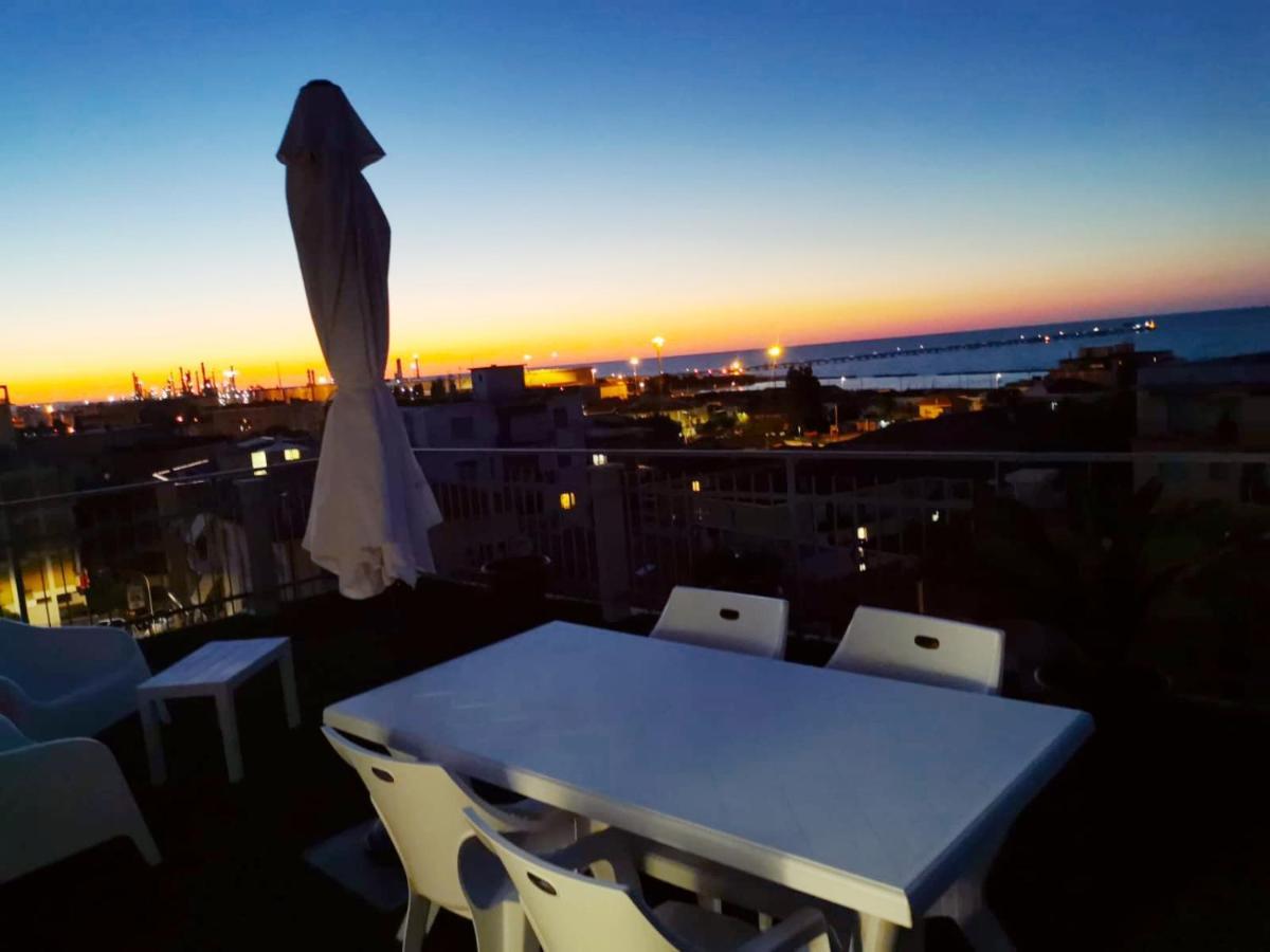 La Terrazza Apartment Falconara Marittima Luaran gambar